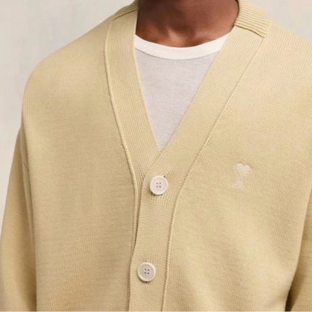 AMI Paris Men's
Tonal Heart
Cardigan in Cream - Picture 11 of 11